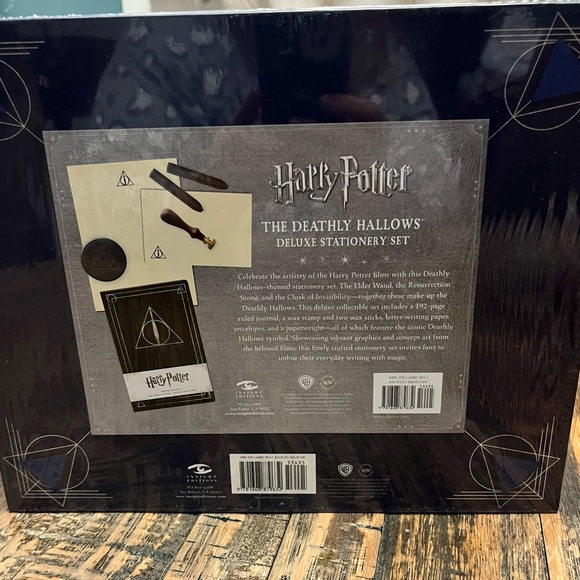 Harry Potter, Deathly Hallows Deluxe
Stationary - Picture 3 of 6